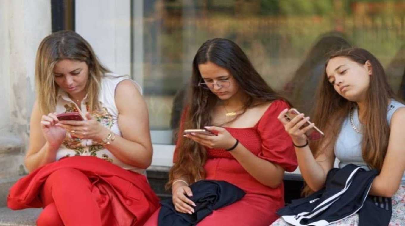 Common Texting Abbreviations Everyone Should Know