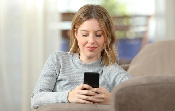 How to Use Texting Abbreviations Without Sounding Rude