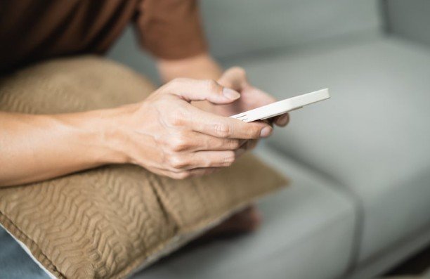 Professional Texting Abbreviations That Are Usually Safe