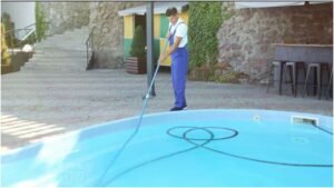 Why Homeowners Prefer Professional Pool Maintenance